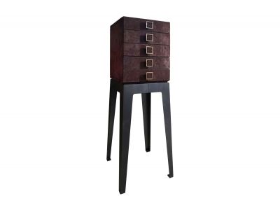 37-03 Chest of drawers